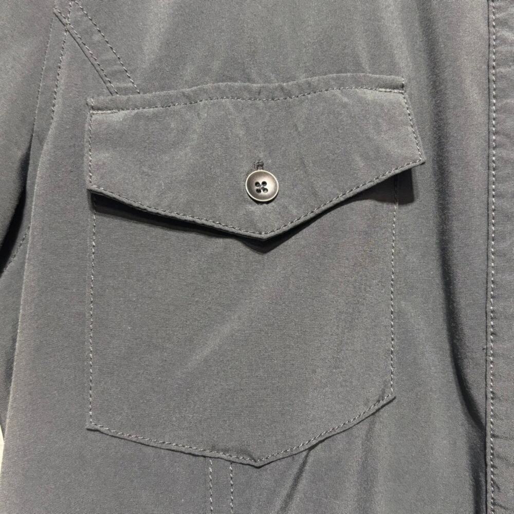 Eddie Bauer Womens Size M Button Shirt Short Sleeve Gray Outdoor Hiking Travel - Picture 2 of 9